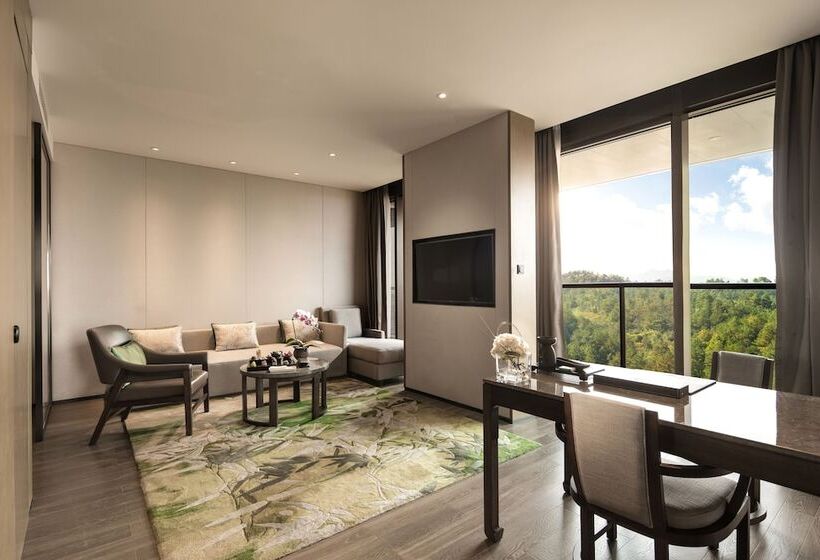 هتل Banyan Tree Anji