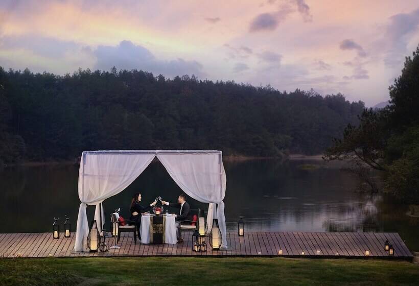 هتل Banyan Tree Anji