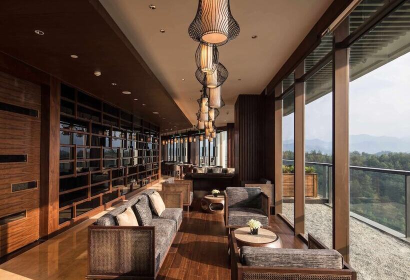 هتل Banyan Tree Anji