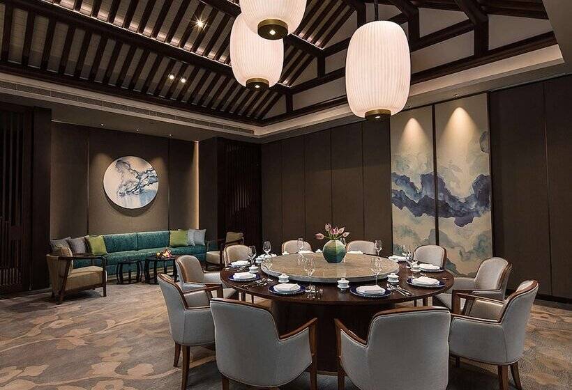 هتل Banyan Tree Anji