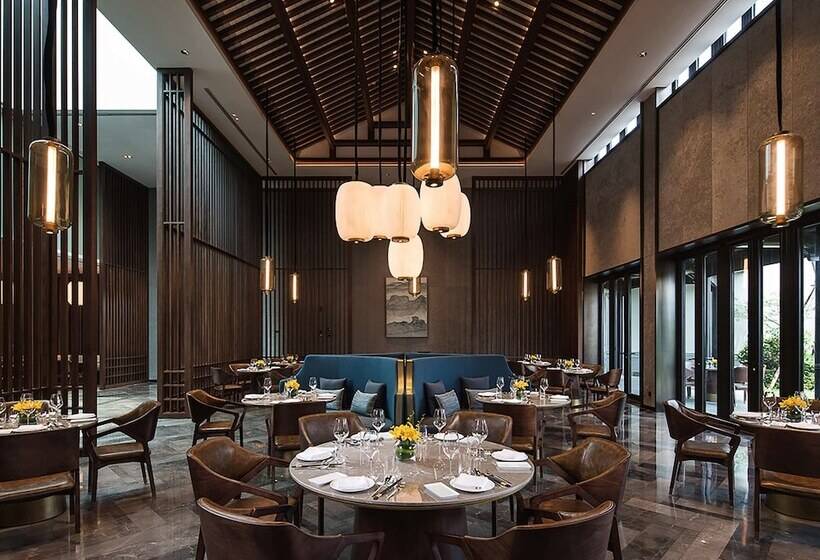 هتل Banyan Tree Anji
