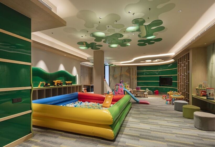 هتل Banyan Tree Anji