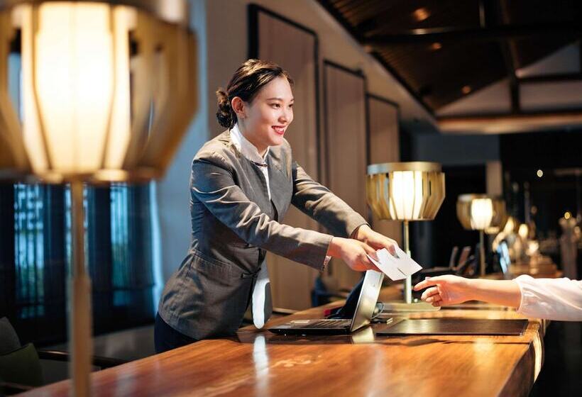 هتل Banyan Tree Anji