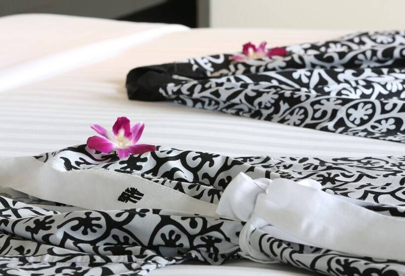 هتل Banyan Tree Anji