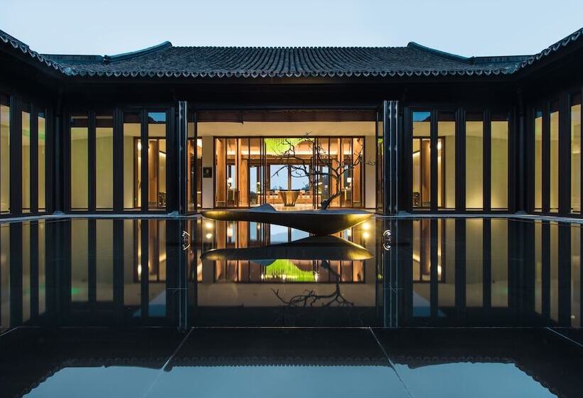 هتل Banyan Tree Anji