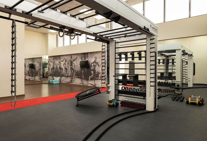 Отель Four Points By Sheraton Production City, Dubai