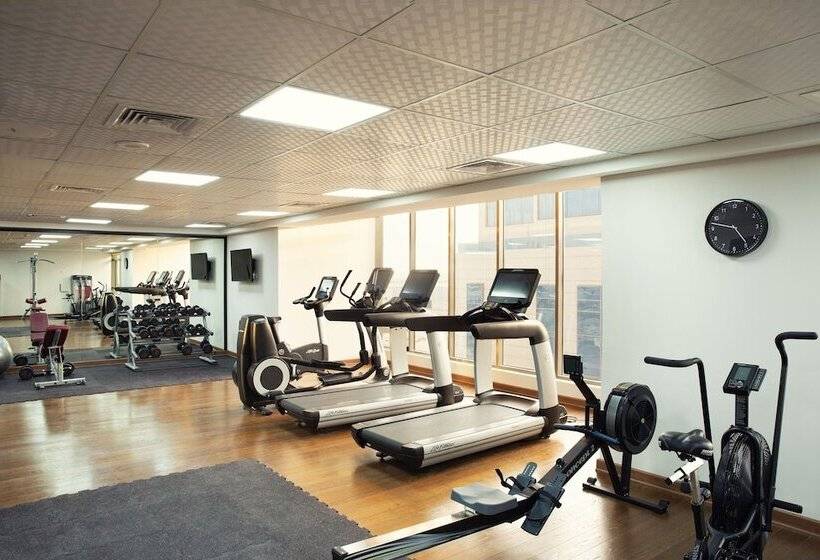 Отель Four Points By Sheraton Production City, Dubai