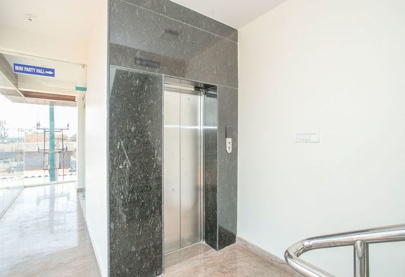 酒店 Oyo 13745 Cmn Stay