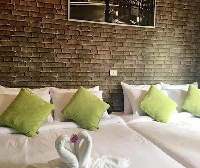 בית מלון כפרי Rintara Riverside Resort