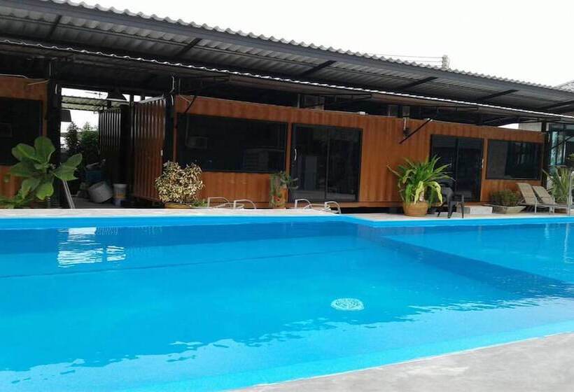 בית מלון כפרי Rintara Riverside Resort