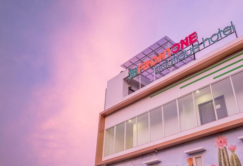 هتل Three Eight Front One Boutique Batu Malang