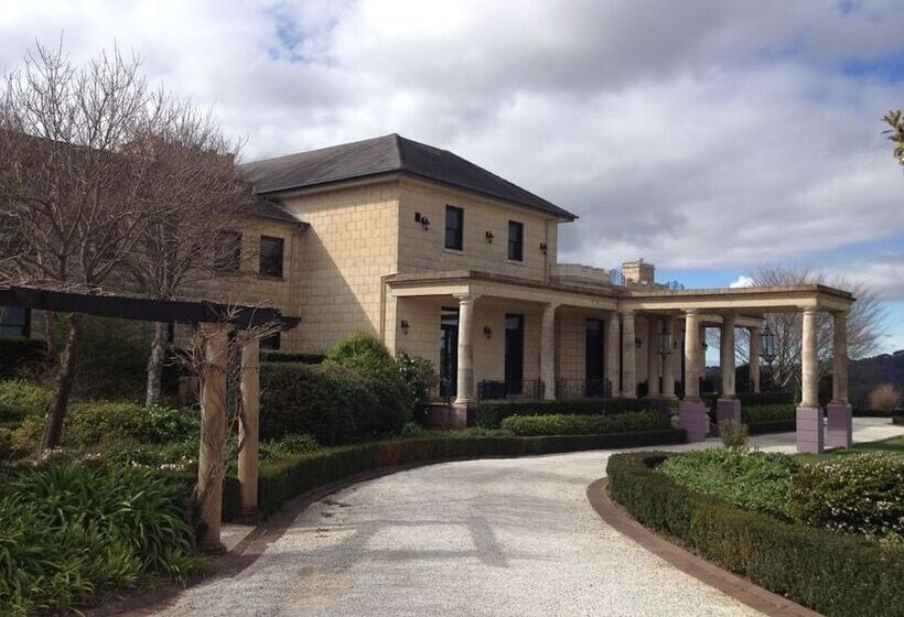 Linden Hall