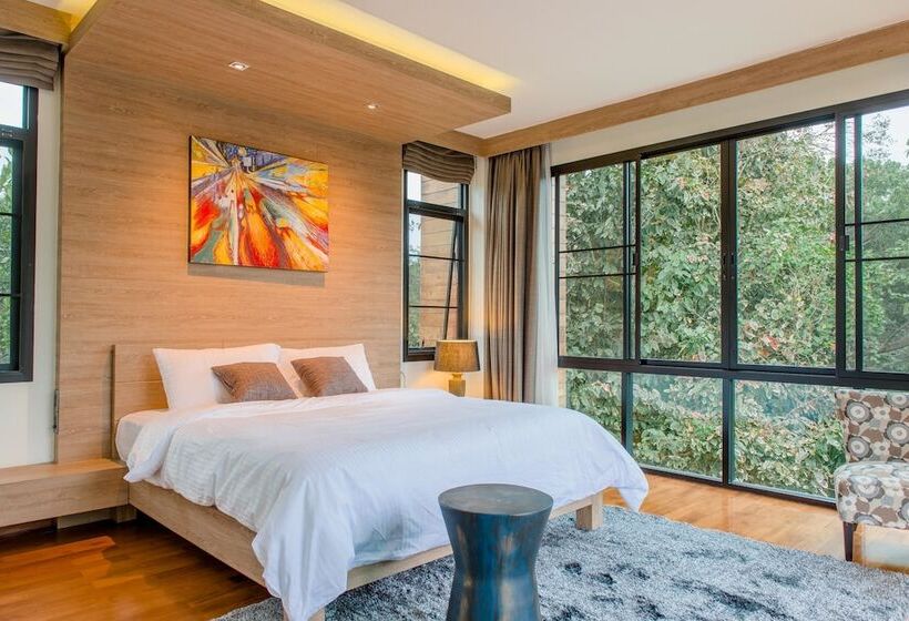 Moin Lakeside Pool Villa Chiangmai