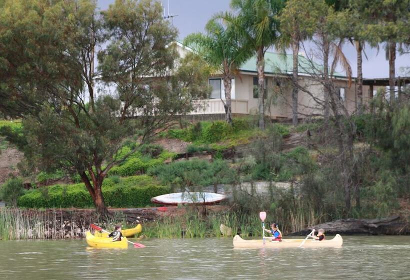 Mundic Waterfront Cottages