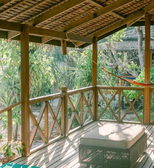 پانسیون Boulder Bay Eco Resort   Nga Khin Nyo Gyee Island