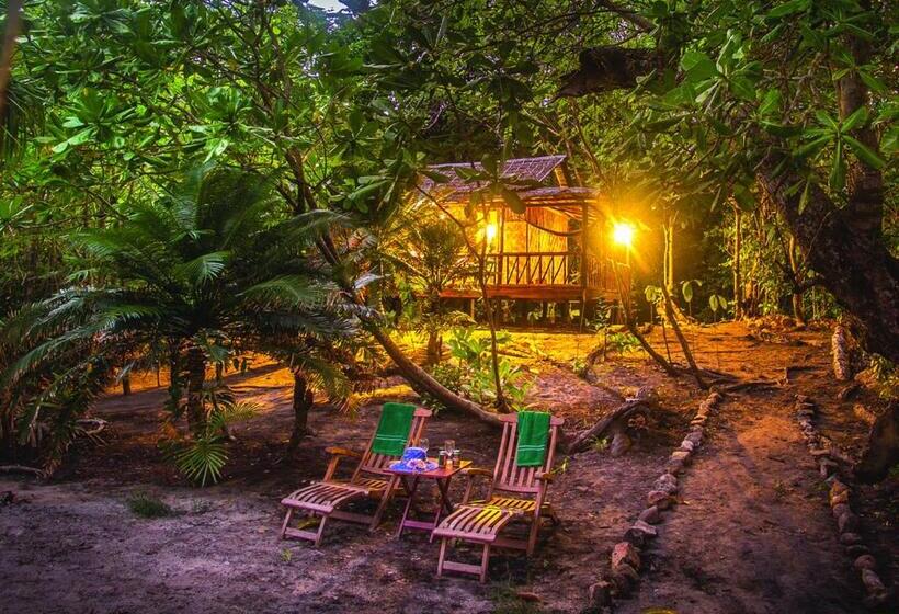 پانسیون Boulder Bay Eco Resort   Nga Khin Nyo Gyee Island