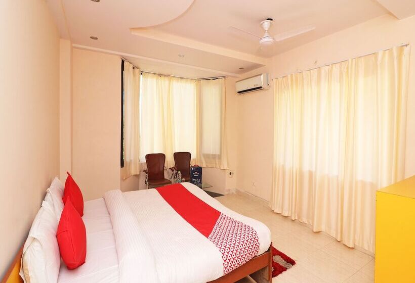 پانسیون Oyo 13884 Holiday Homes