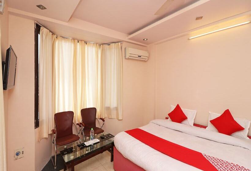 پانسیون Oyo 13884 Holiday Homes