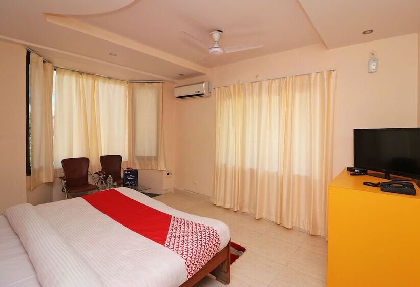 پانسیون Oyo 13884 Holiday Homes