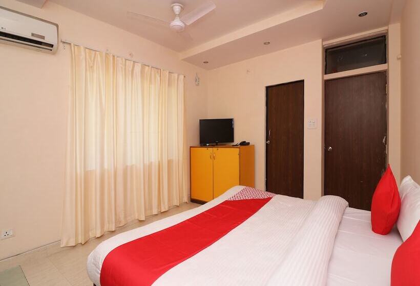 پانسیون Oyo 13884 Holiday Homes