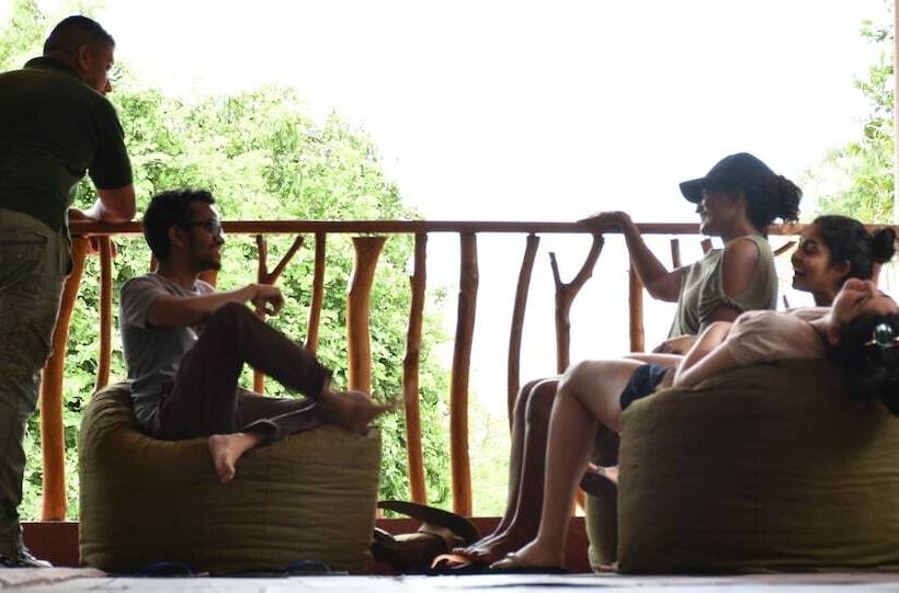 ユースホステル Funky Leopard Safari Lodge Bordering Yala National Park