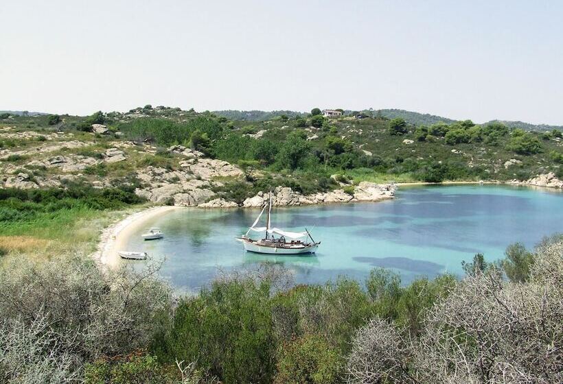 Ariadne Eco Retreat
