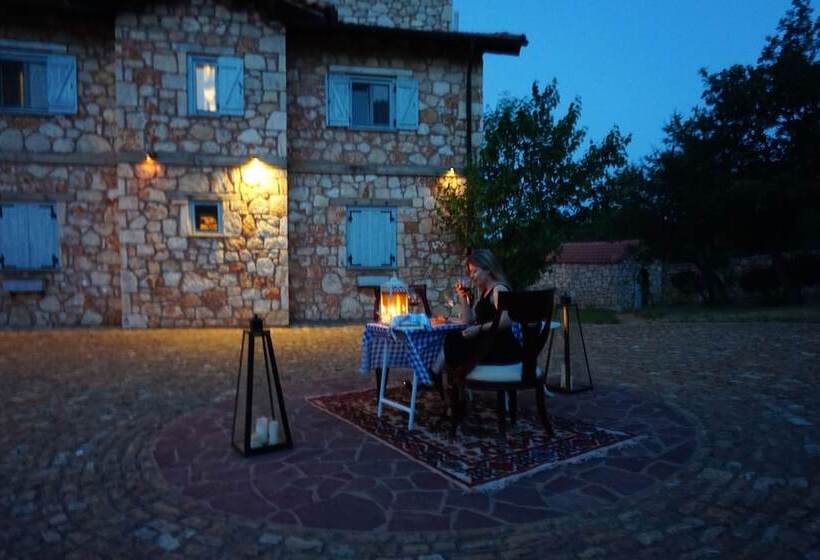 Ariadne Eco Retreat