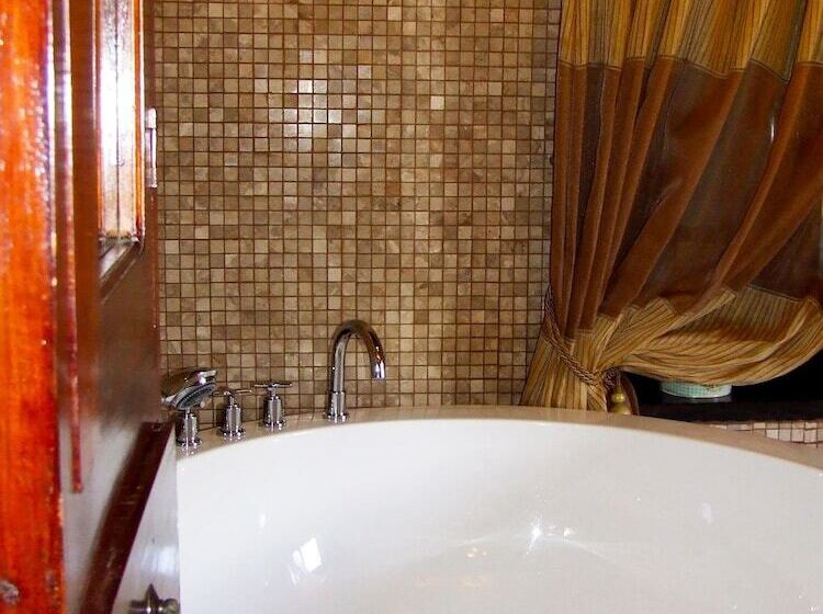 Ariadne Eco Retreat