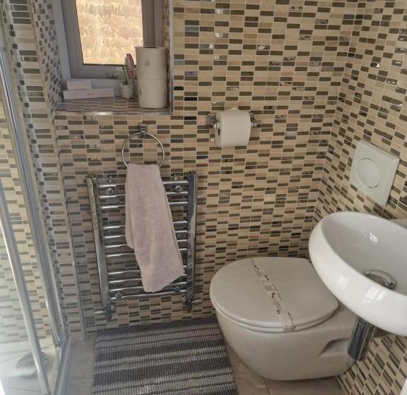 مبيت وإفطار Redwing Rise