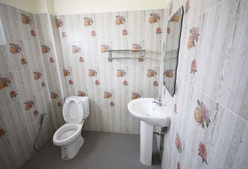 هتل Chalerm Lak Mansion