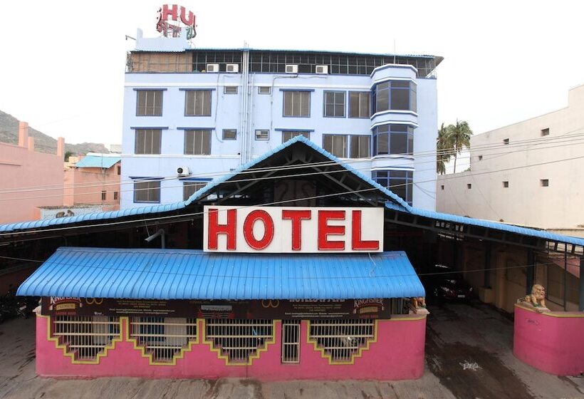 בית מלון כפרי Trishul