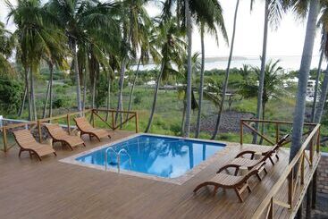 هتل Vertigo Lodge De Estaurio