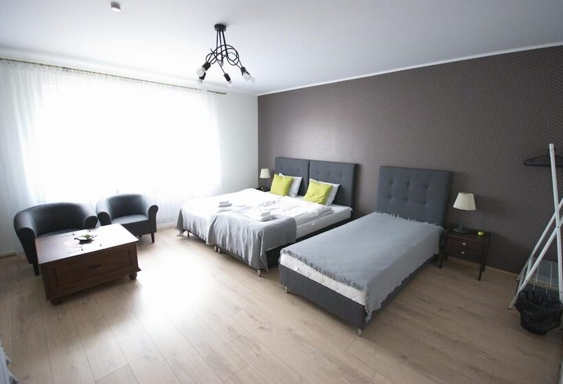 پانسیون 7th Room Guest House
