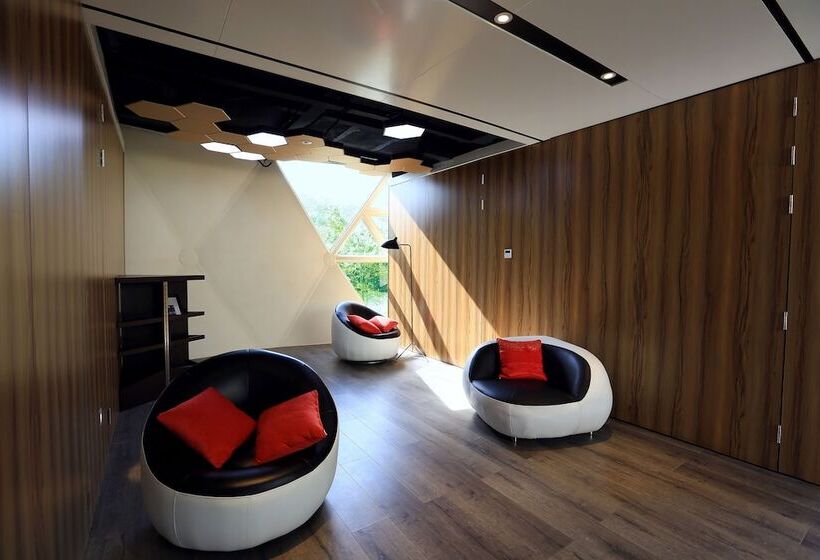 منتجع Planet Zero Retreat