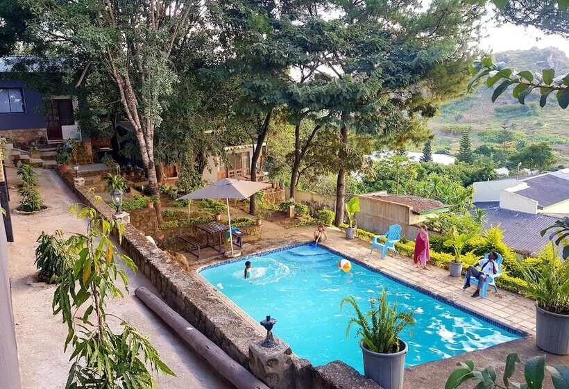 تختخواب و صبحانه Chinyonga Guesthouse