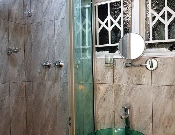 تختخواب و صبحانه Chinyonga Guesthouse