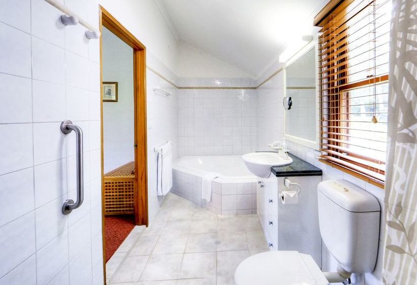 Forrester Court Clifftop Cottages