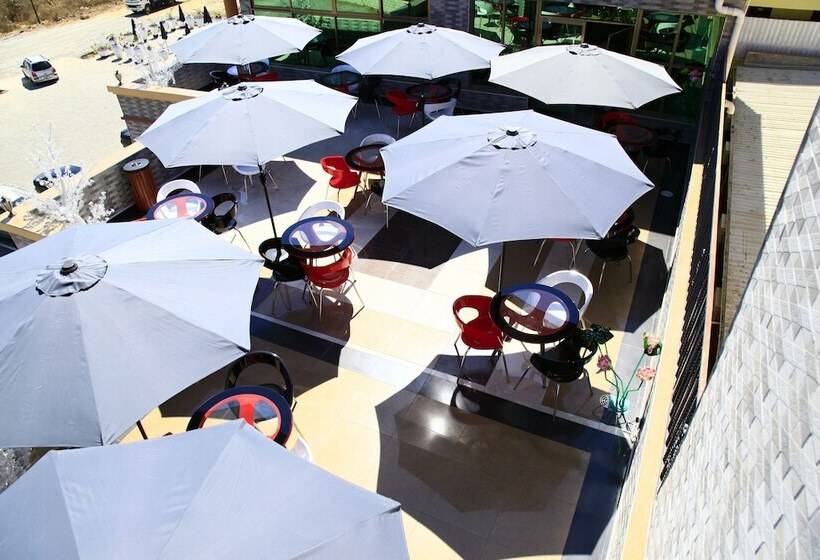 Hotel Golden Zambezi Lodge