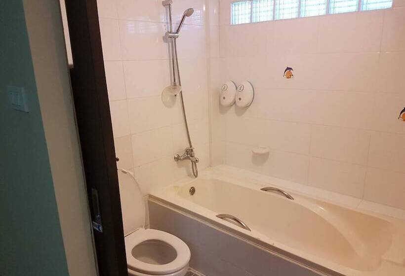 هتل Guest House Ratchaburi