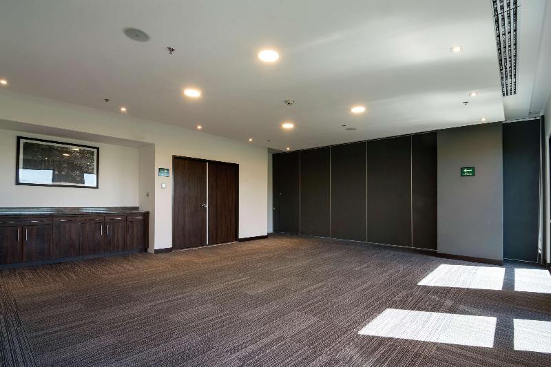 هتل Hampton Inn San Luis Potosi