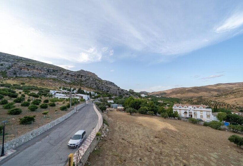 هتل Hostal Vista A La Sierra