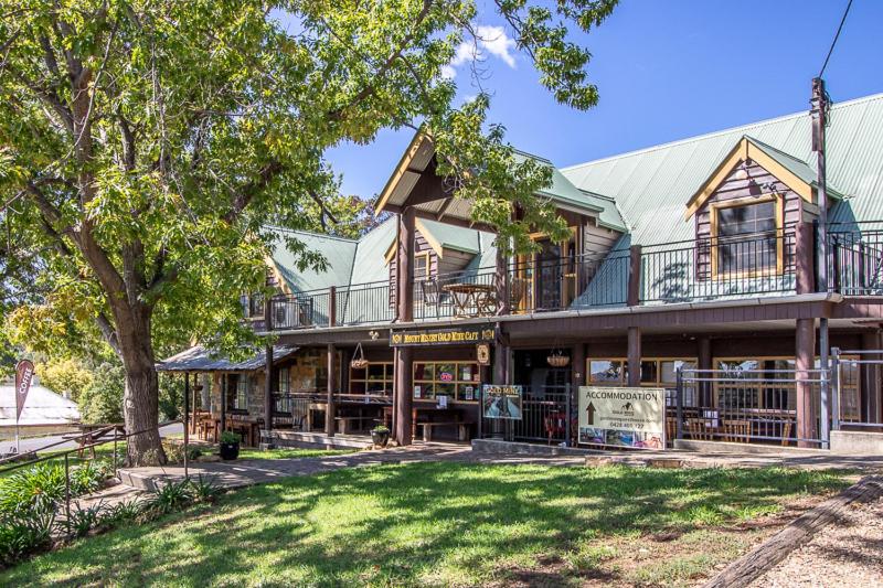 Пансион Gold Mine Guest House And Cafe