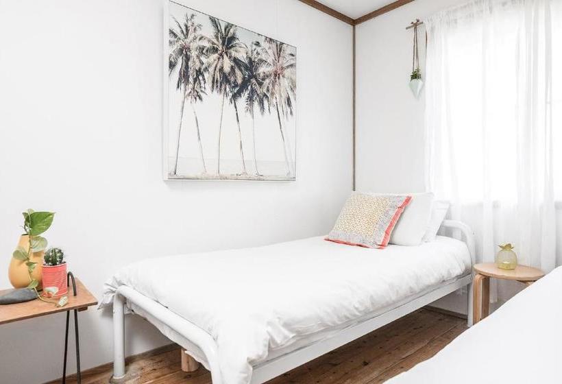 A Perfect Stay   A Frame