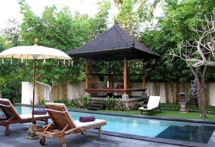 Villa Tirta Indah
