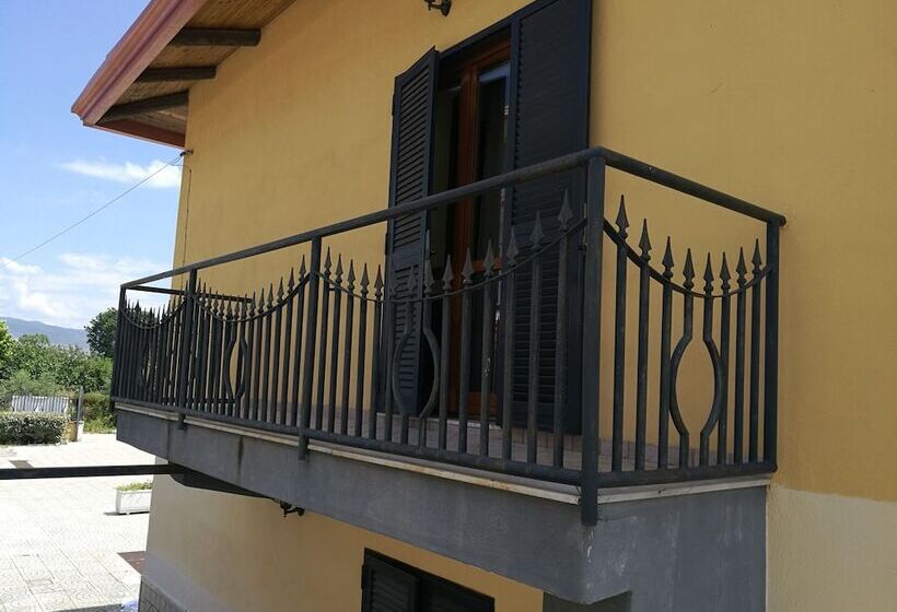 تختخواب و صبحانه Garden Inn