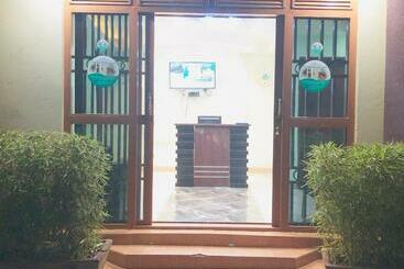 Bunyonyi Heights Inn
