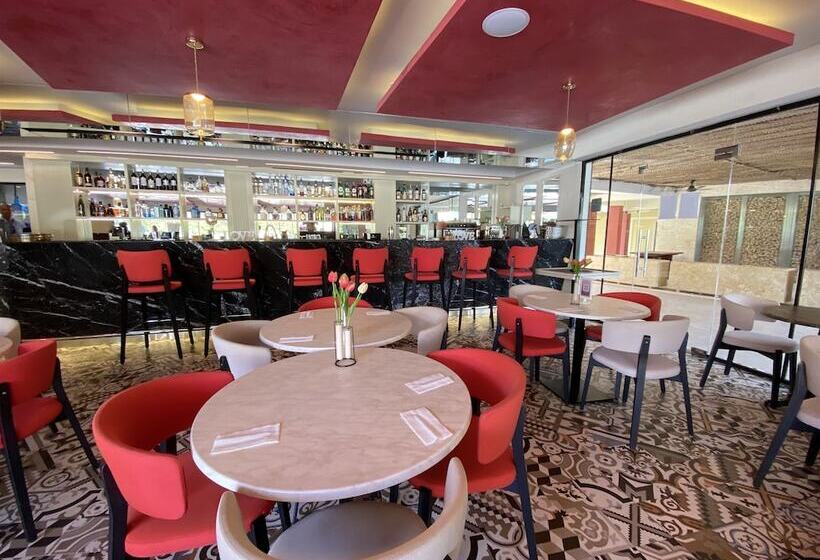 Fotos del hotel Ducassi Suites Rooftop Pool Beach Club & Spa:  34