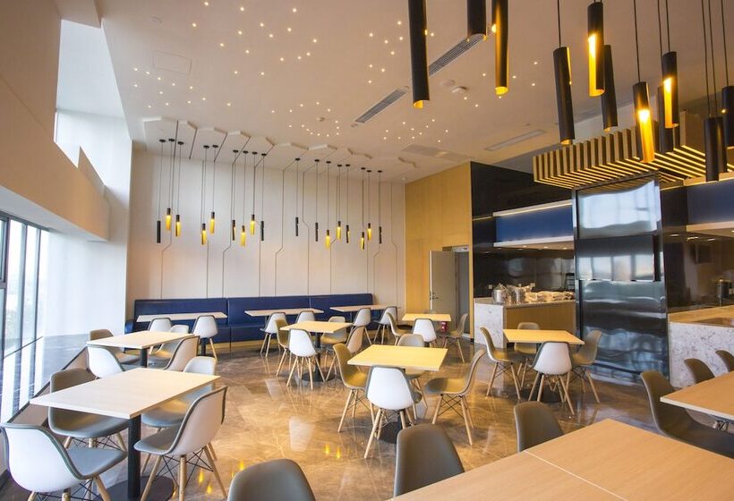 هتل Holiday Inn Express Wuhan Optical Valley, An Ihg