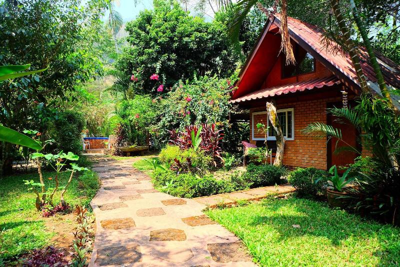 هتل Malees Nature Lovers Bungalows