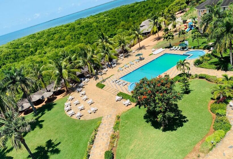هتل Tanga Beach Resort & Spa